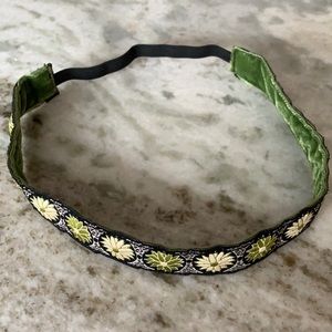 Vintage style reversible headband